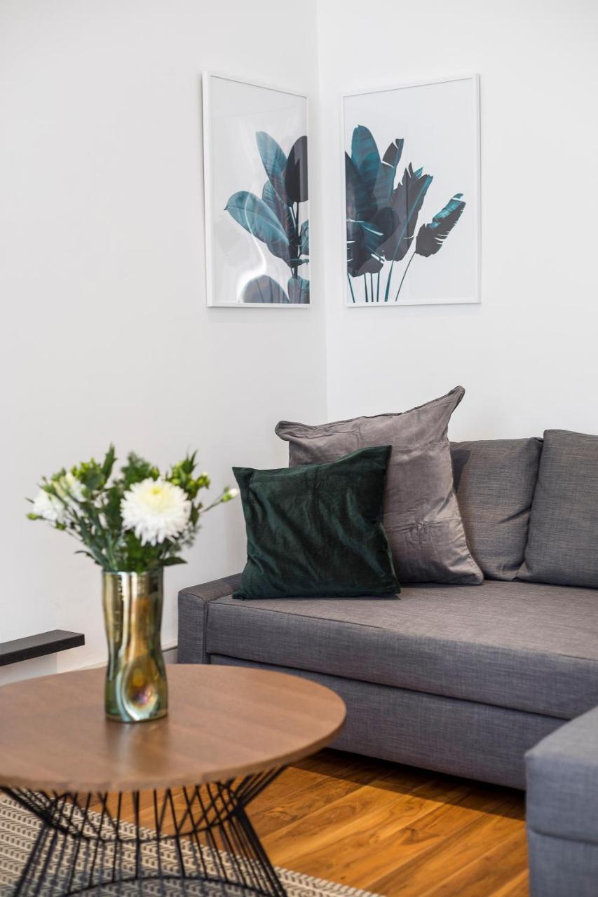 Park Ridge Apartment *